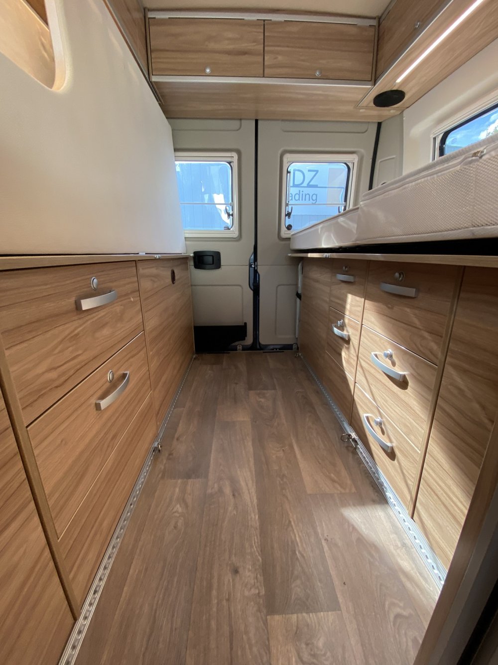 Hymer Yosemite bed opgeklapt