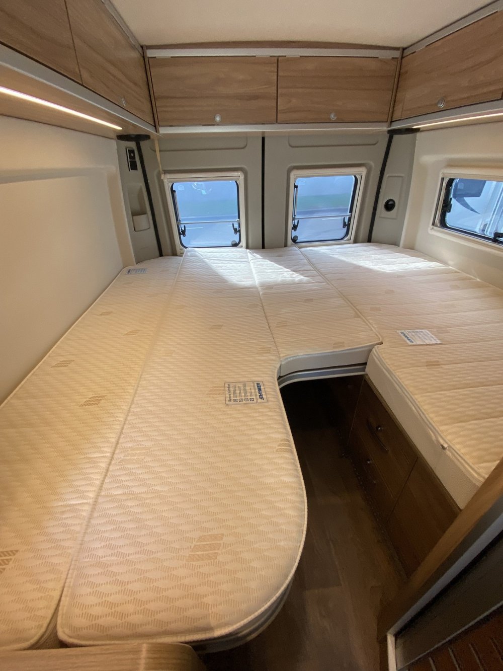 Hymer Yosemite 2 lengte bedden 