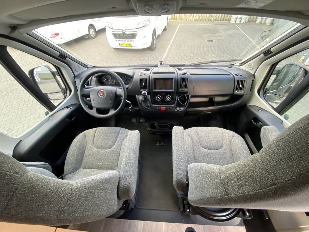 Hymer Yosemite dashboard