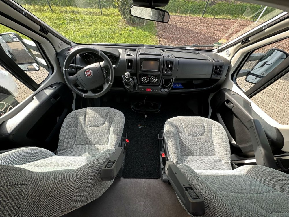 Dethleffs Just, dashboard
