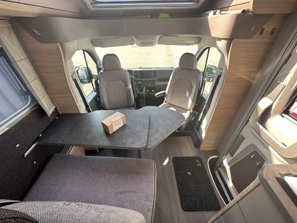 Knaus Van Ti Platinum, zithoek