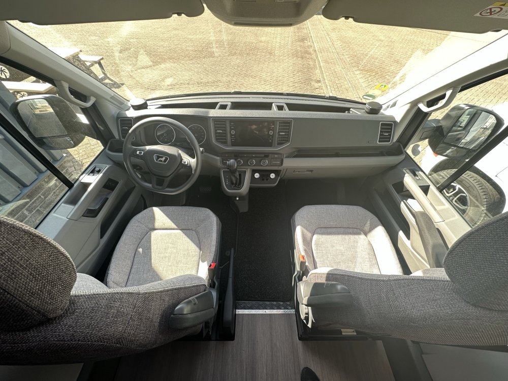 Knaus Van Ti Platinum, dashboard