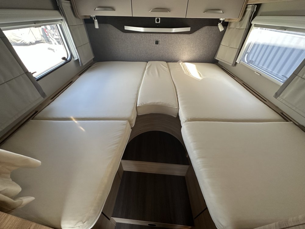 Knaus Van Ti Platinum, bed open