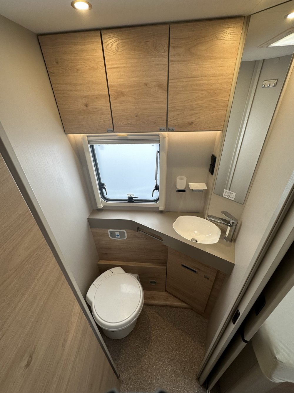Dethleffs Pulse, toilet