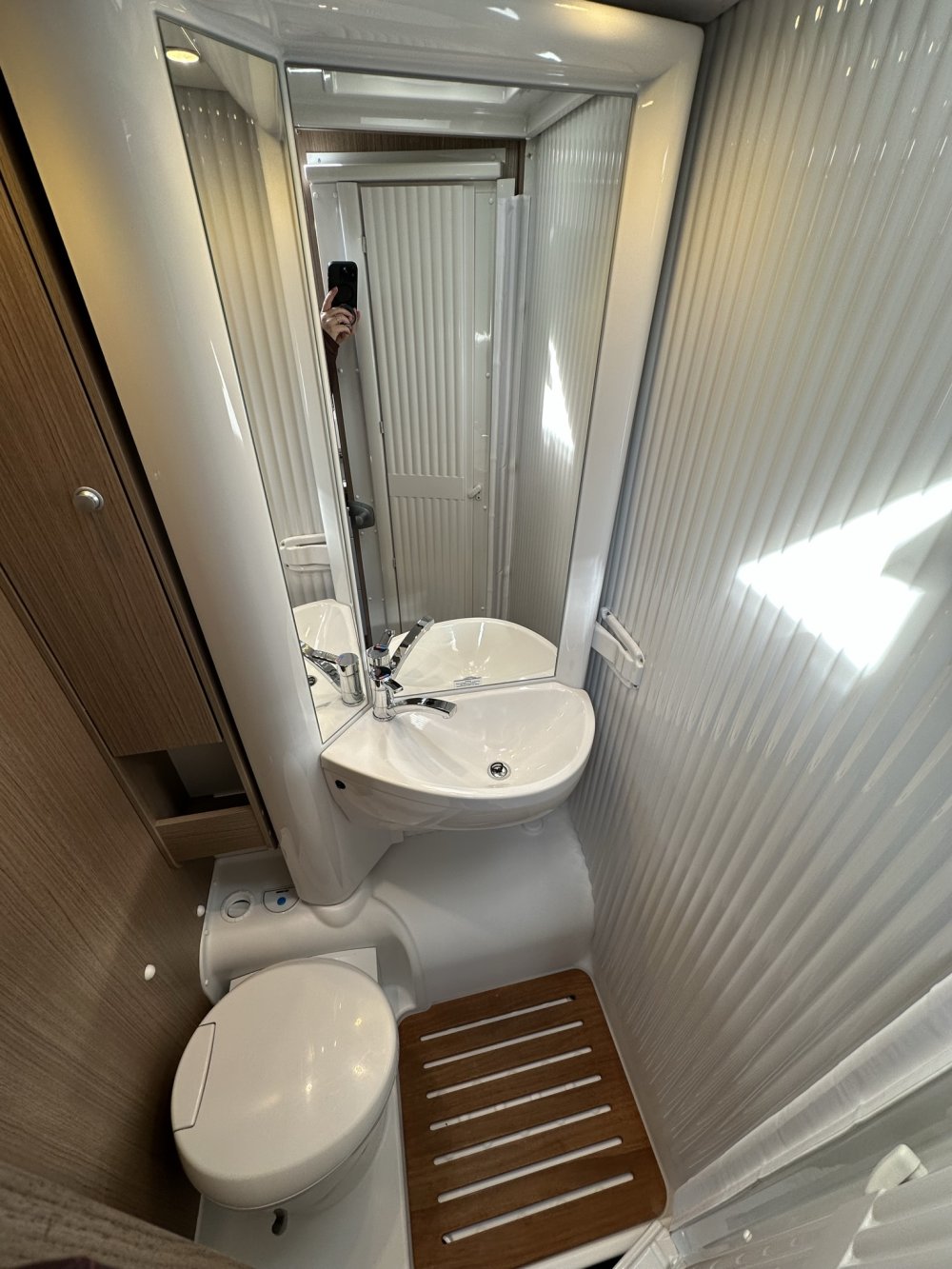 Carado T449, toilet