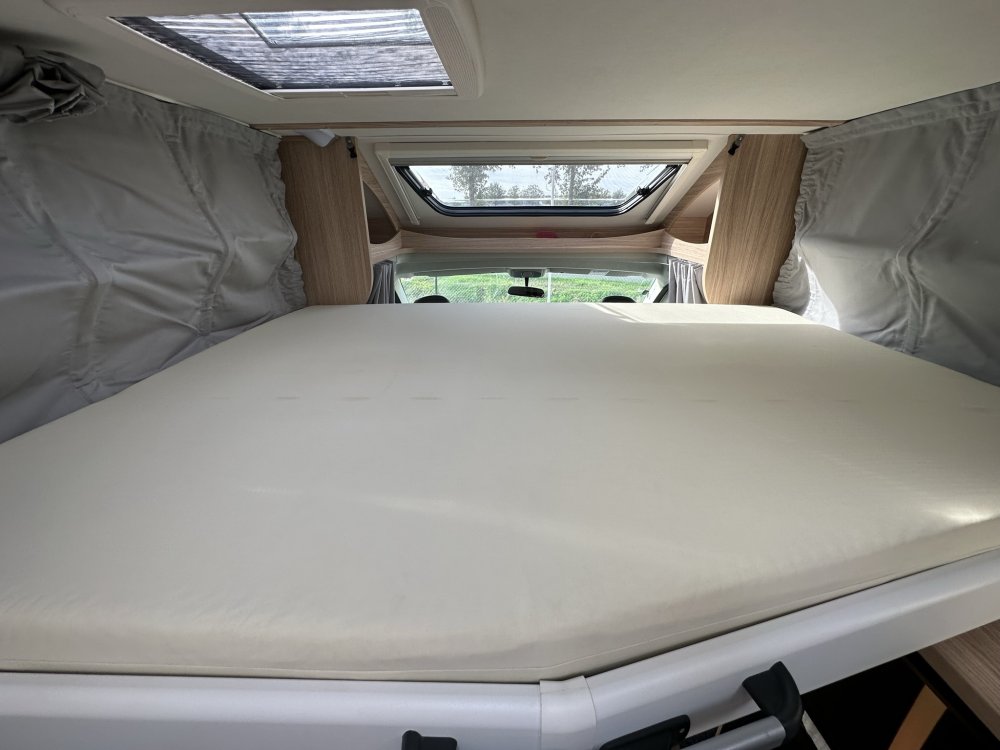 Carado T449, hefbed