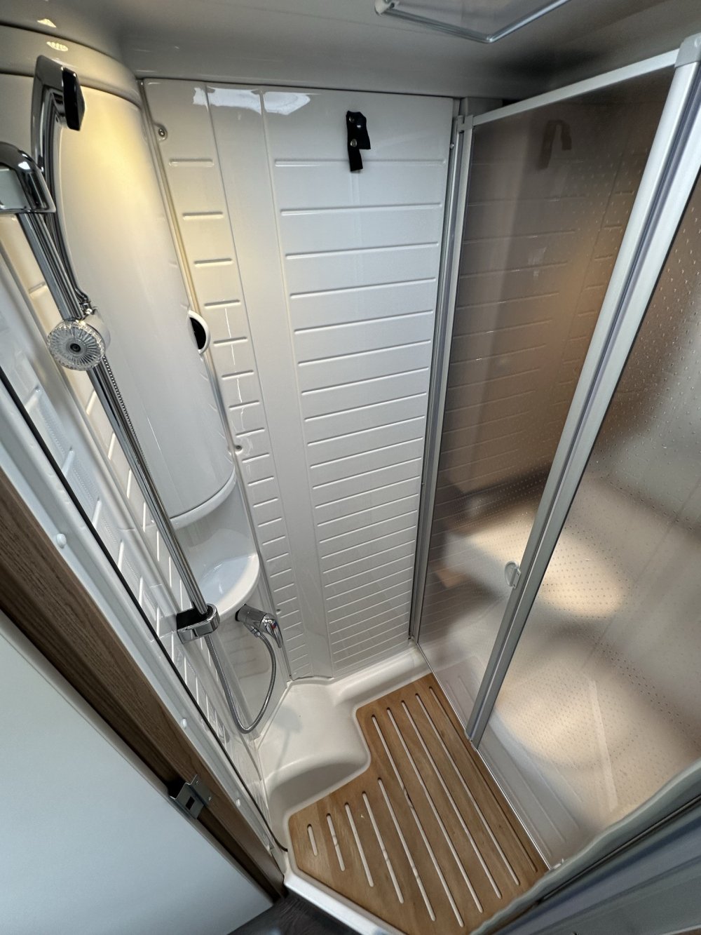 Carado T135, douche 