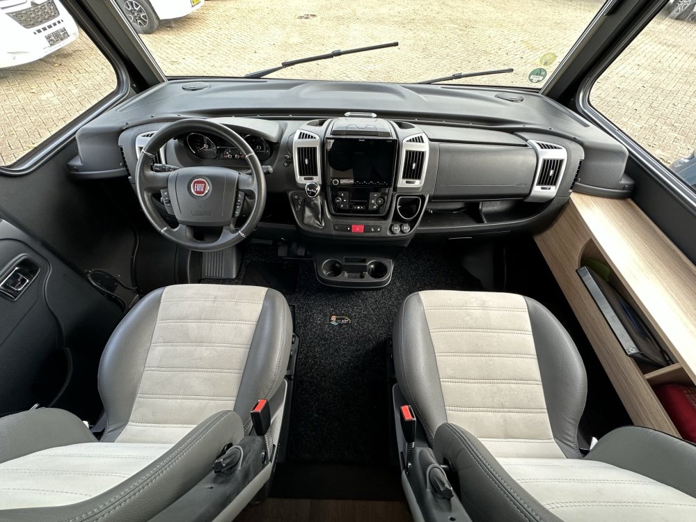 Sunlight I68, dashboard