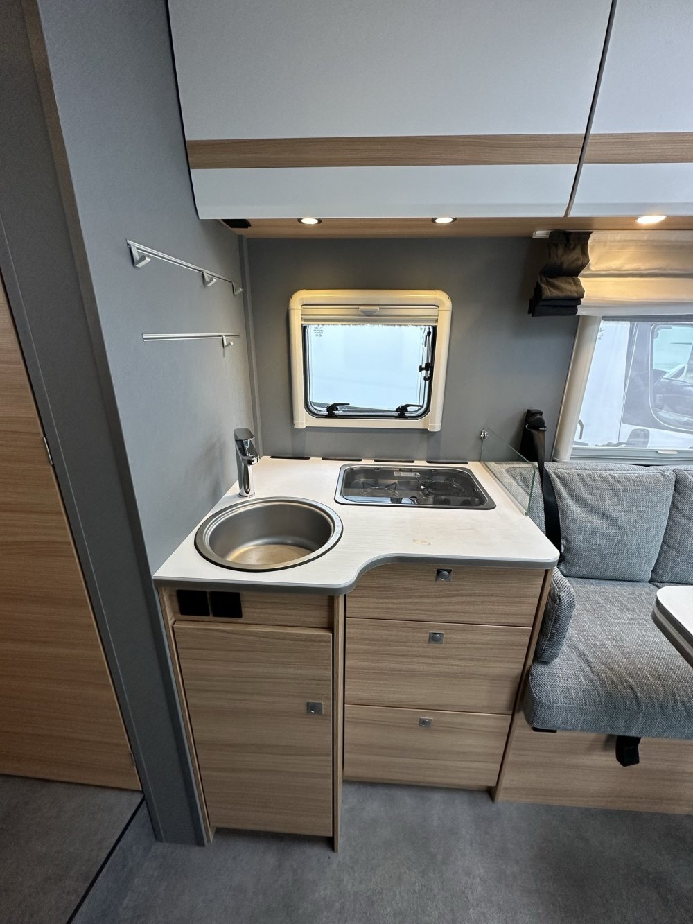Dethleffs Just T7052, keuken