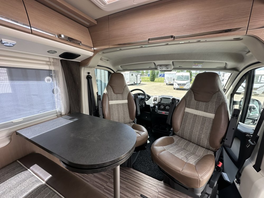 malibu Charming, zitgedeelte