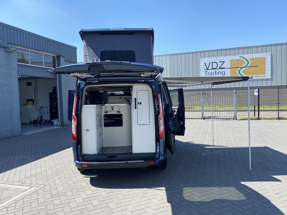 Camper achteringang/keuken