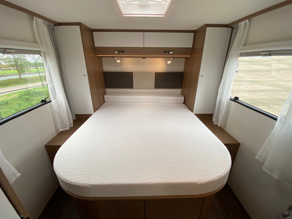 Carado T449 queensbed 