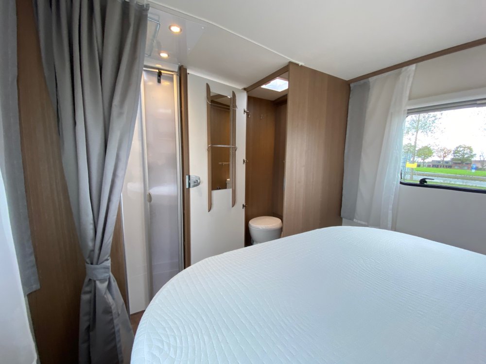 Camper queensbed