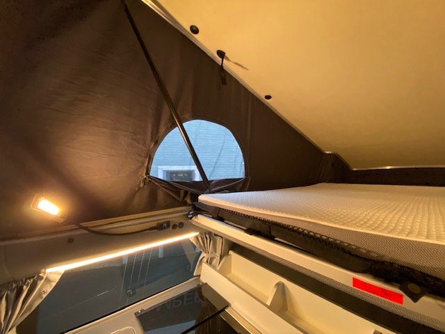 Camper hefdbed