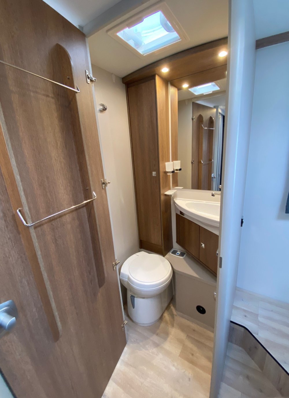 Camper badkamer