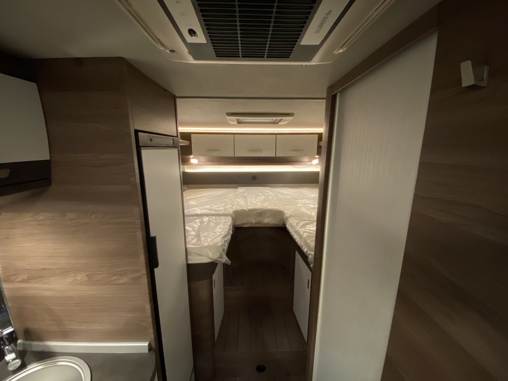 Knaus Van Ti bed 