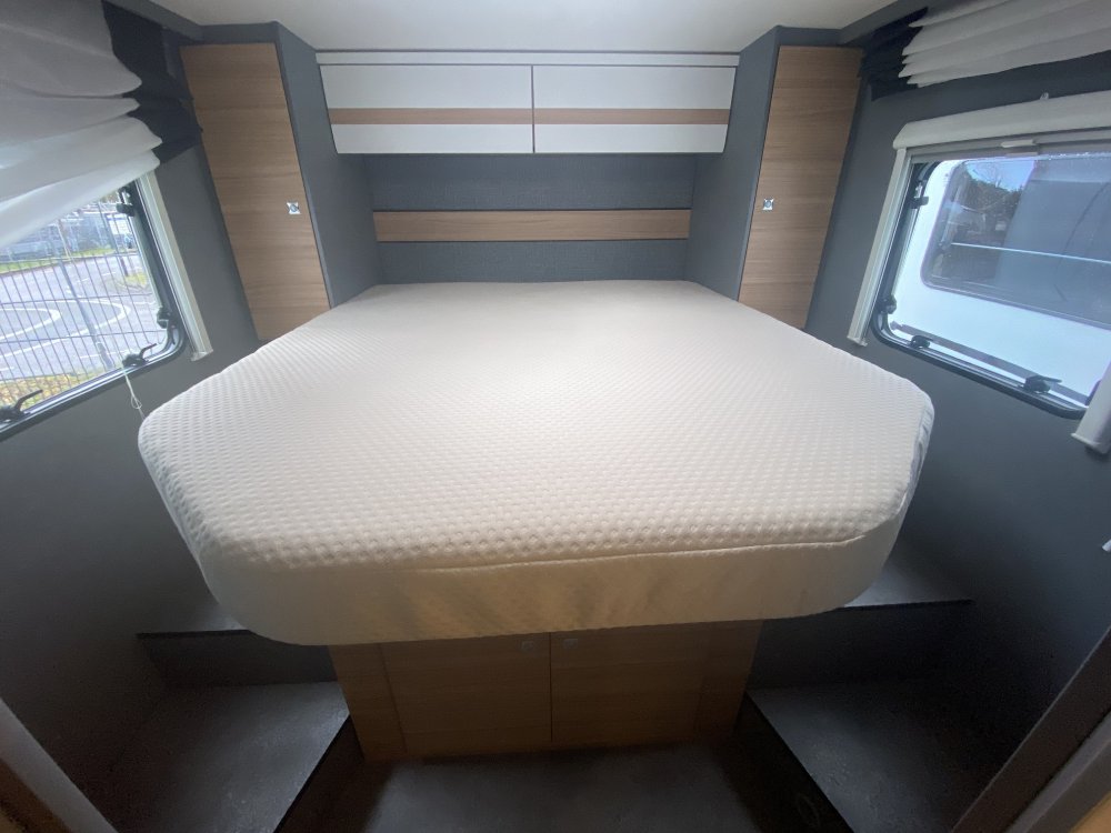 Dethleffs Just queensbed 