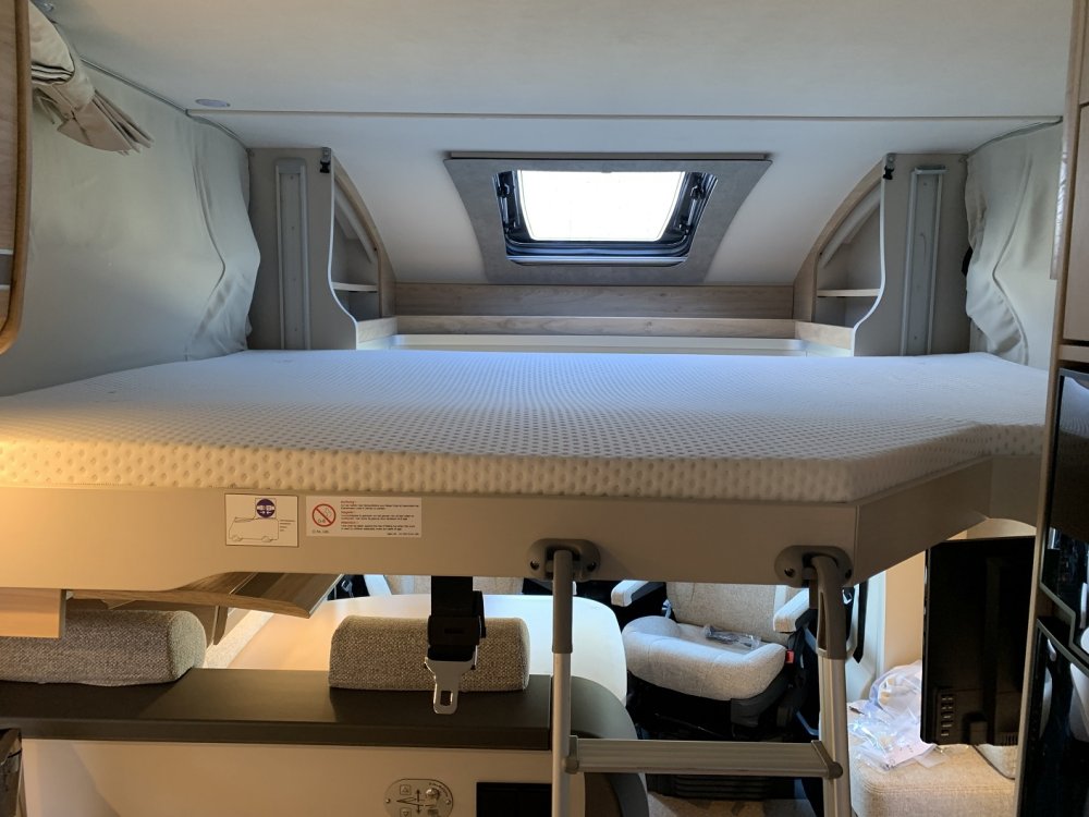 Dethleffs Pulse hefbed 