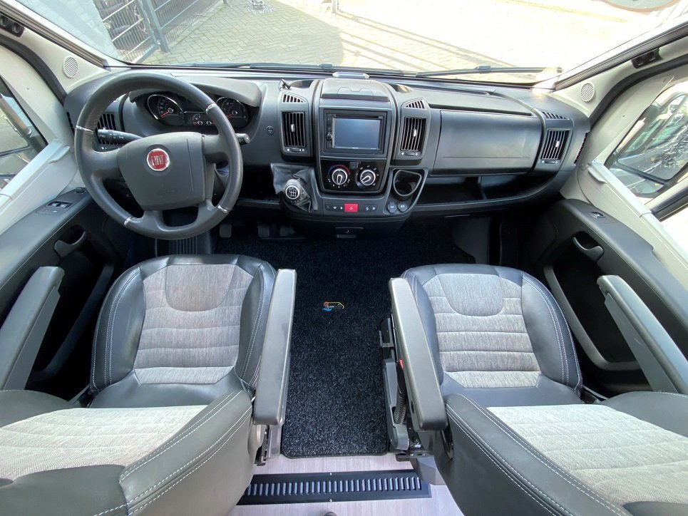 Adria Twin 640 Dashboard