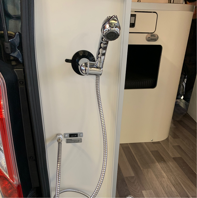 Camper buitendouche 