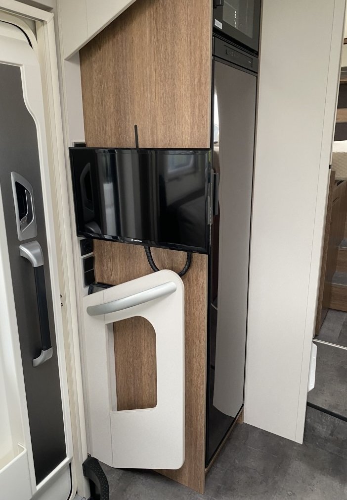 Dethleffs I7057 televisie