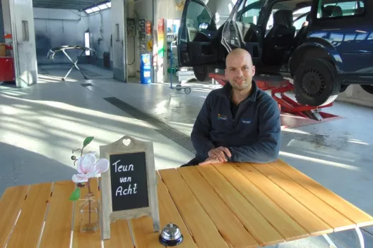 Van Acht Campers