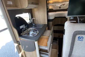 Knaus Sky Wave MEG 650 keuken 