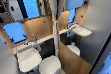 Hymer Yosemite badkamer