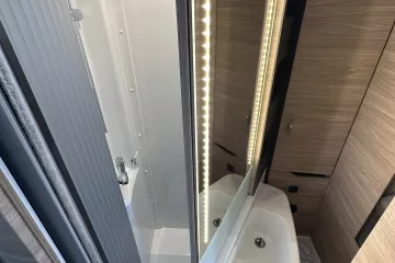 Knaus Van Ti Platinum, douche