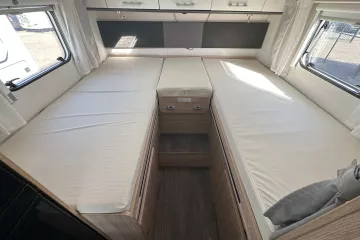 Sunlight T66, bed open