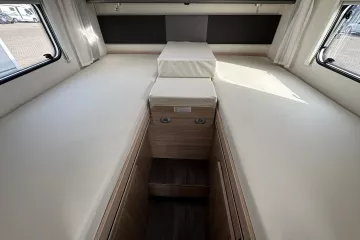 Sunlight T67, bed open