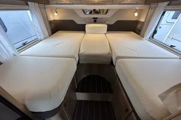 Knaus 60e Edition, bed open