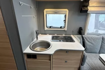 Dethleffs Just T7052, keuken