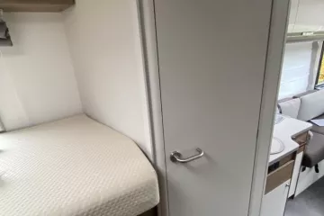Dethleffs I7057 toilet
