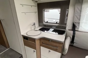 Dethleffs I7057 keuken